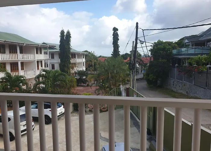 La Maison Hibiscus Self Catering Apartment *
