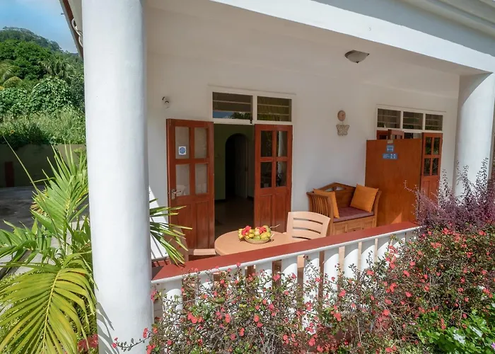 La Maison Hibiscus Self Catering *