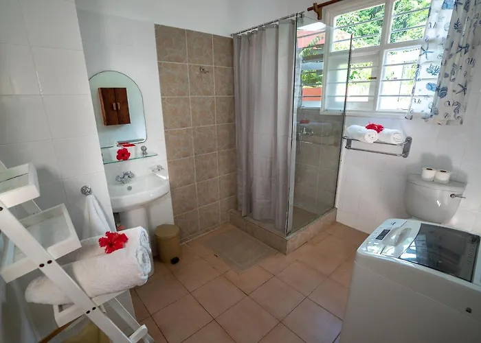 La Maison Hibiscus Self Catering Apartment *