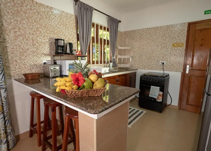 Apartment La Maison Hibiscus Self Catering Beau Vallon (Mahe)
