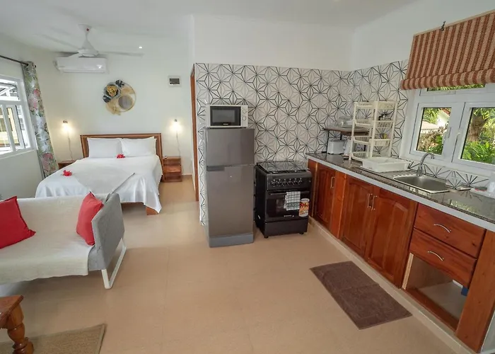 La Maison Hibiscus Self Catering *