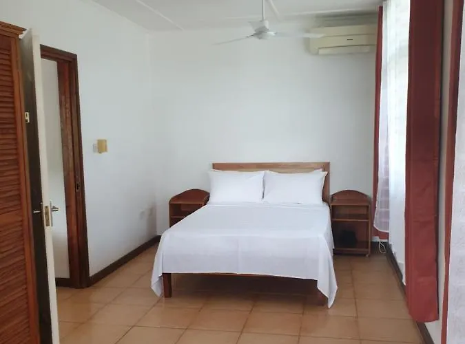 La Maison Hibiscus Self Catering Apartment *