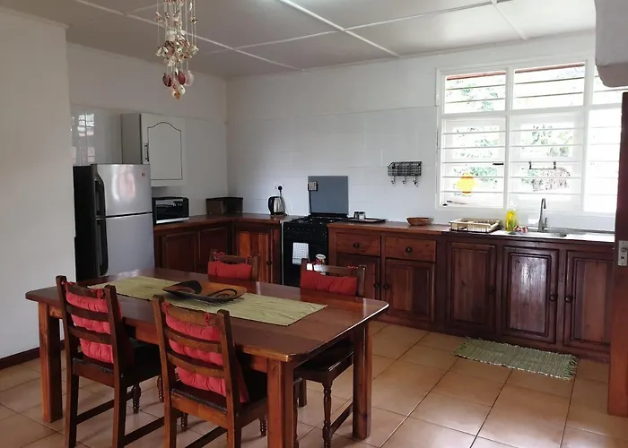 La Maison Hibiscus Self Catering * Beau Vallon (Mahe)