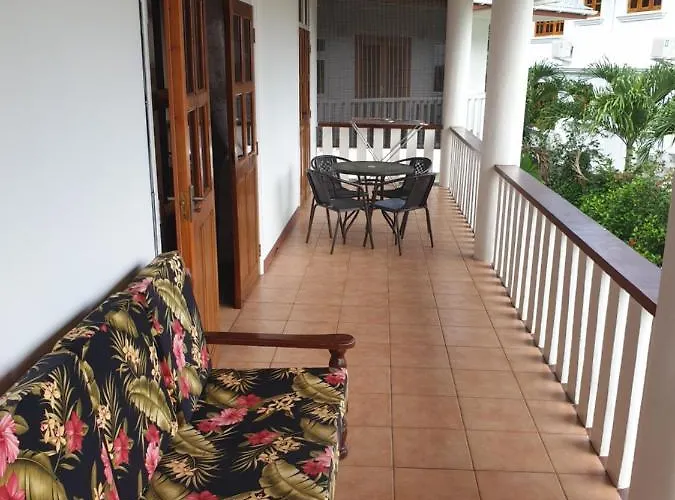 Apartment La Maison Hibiscus Self Catering *