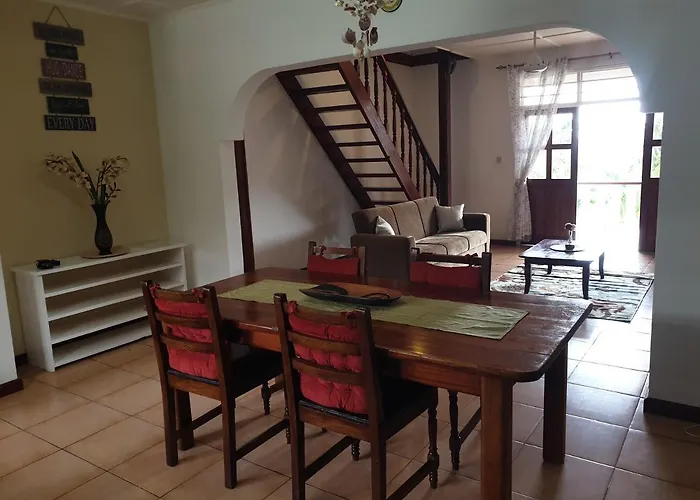 La Maison Hibiscus Self Catering * Beau Vallon (Mahe)