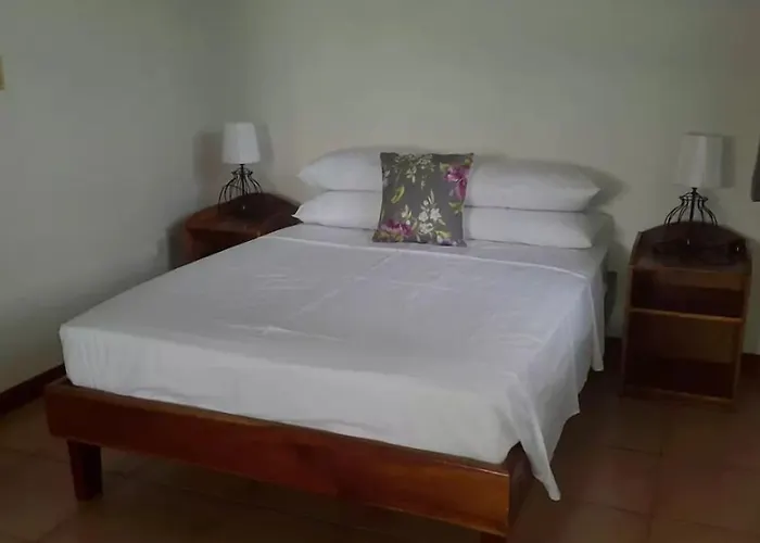 La Maison Hibiscus Self Catering *