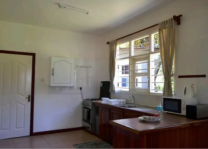 La Maison Hibiscus Self Catering * Beau Vallon (Mahe)