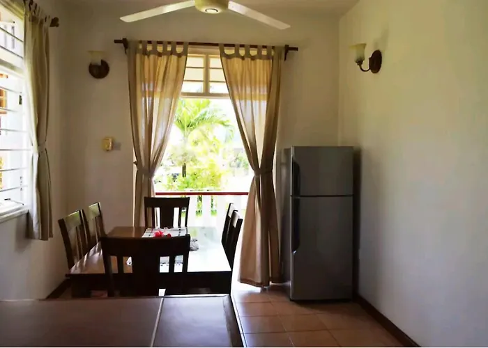 Apartment La Maison Hibiscus Self Catering *