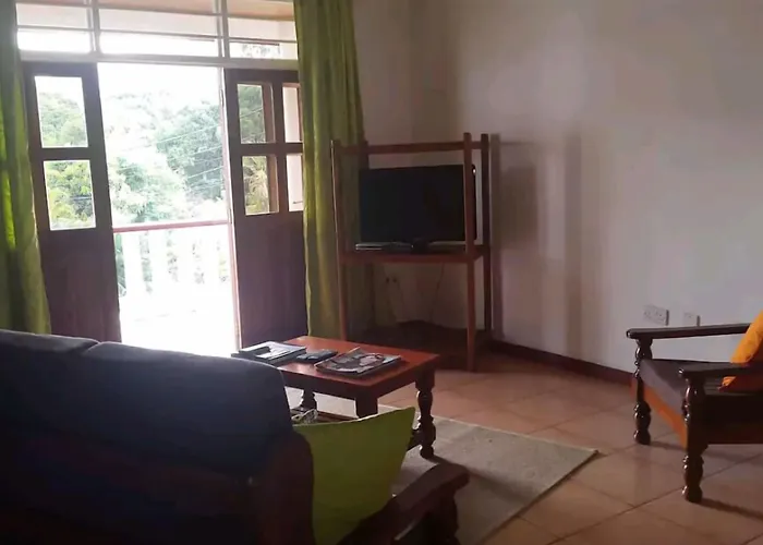 La Maison Hibiscus Self Catering Beau Vallon (Mahe)