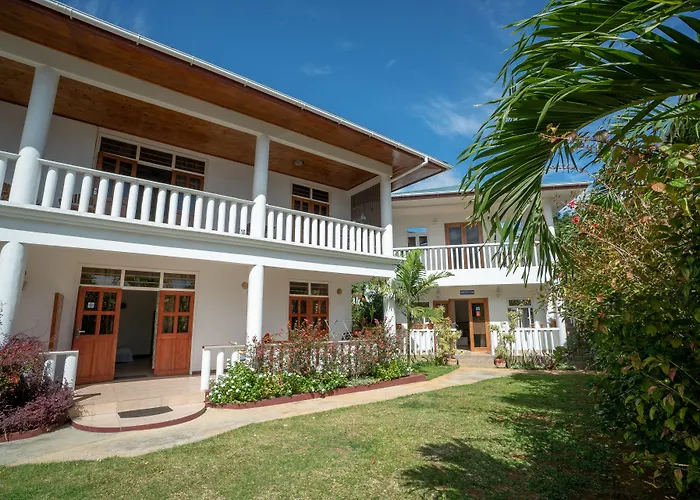 La Maison Hibiscus Self Catering *