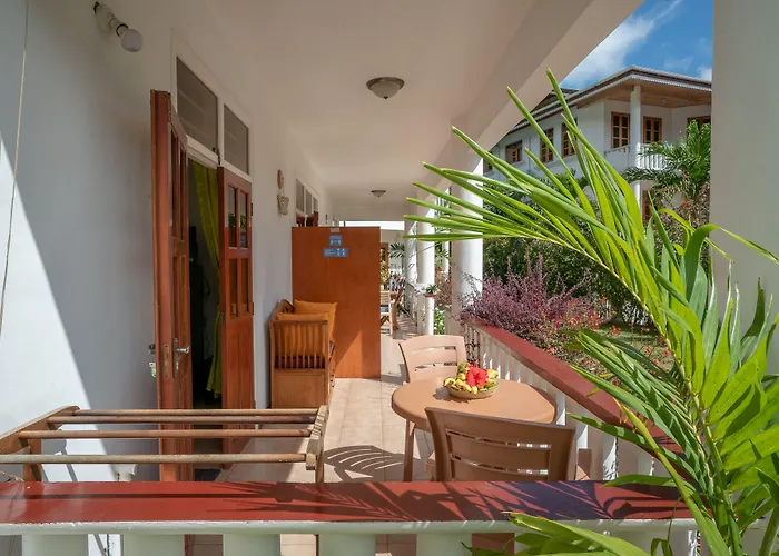 Apartment La Maison Hibiscus Self Catering *