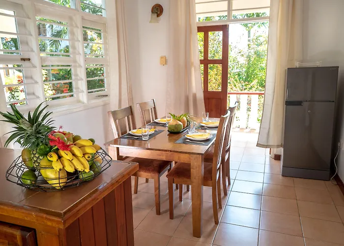 Apartment La Maison Hibiscus Self Catering Beau Vallon (Mahe)