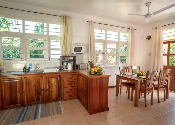 La Maison Hibiscus Self Catering Apartment *