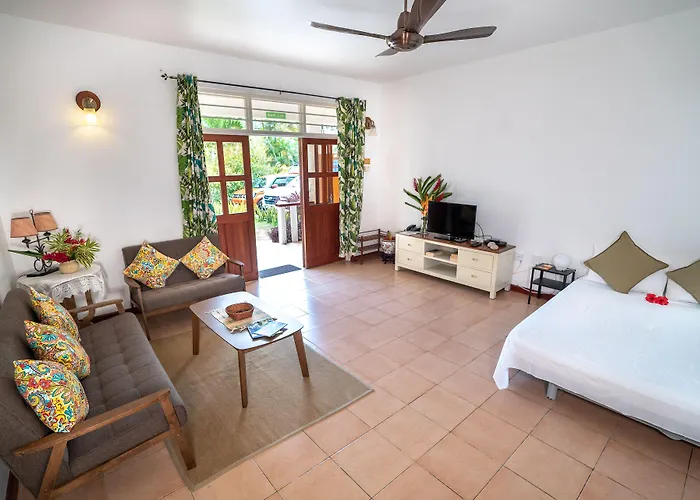 La Maison Hibiscus Self Catering Beau Vallon (Mahe)