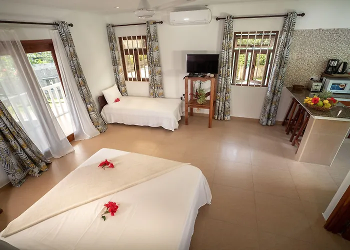 La Maison Hibiscus Self Catering *